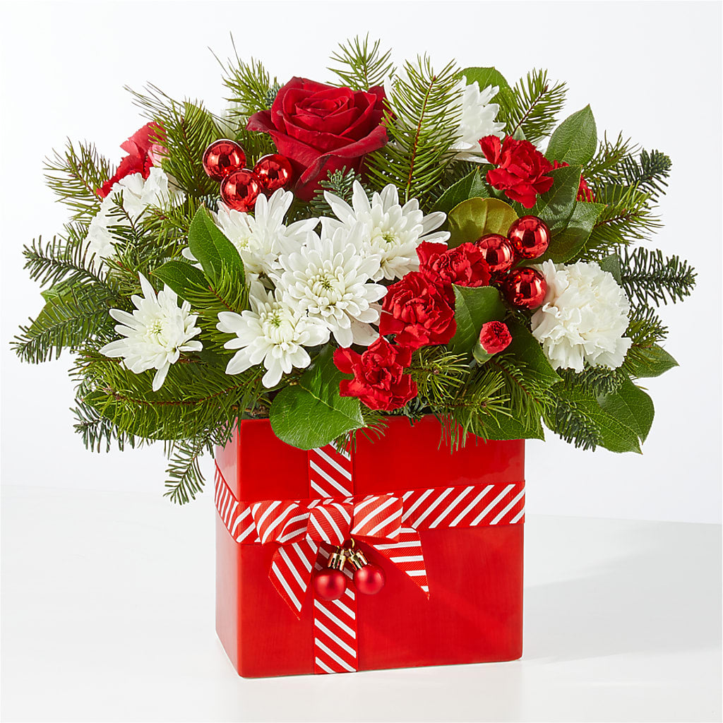 Presents Under the Tree Bouquet –  Eastland Heaven Sent Floral, Eastland TX
