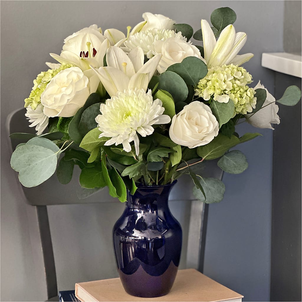Snowy Dreams Bouquet –  Eastland Heaven Sent Floral, Eastland TX